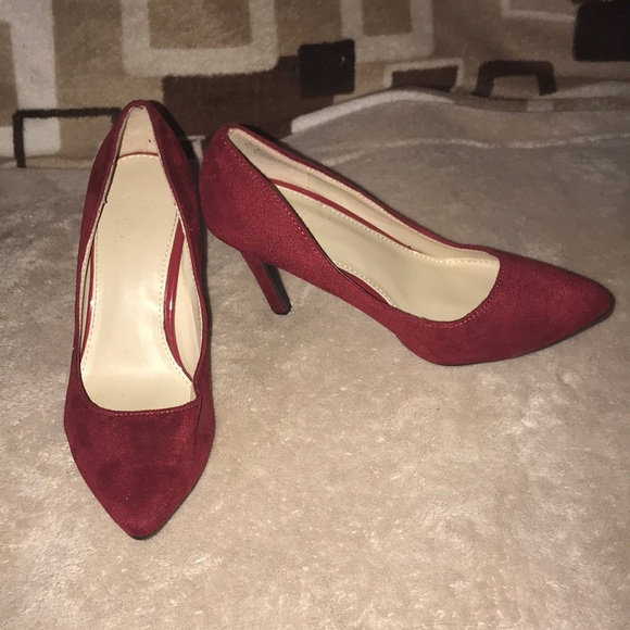 Red suede heels 👠 designed by ollio size 5.5 - Picture 2 of 10